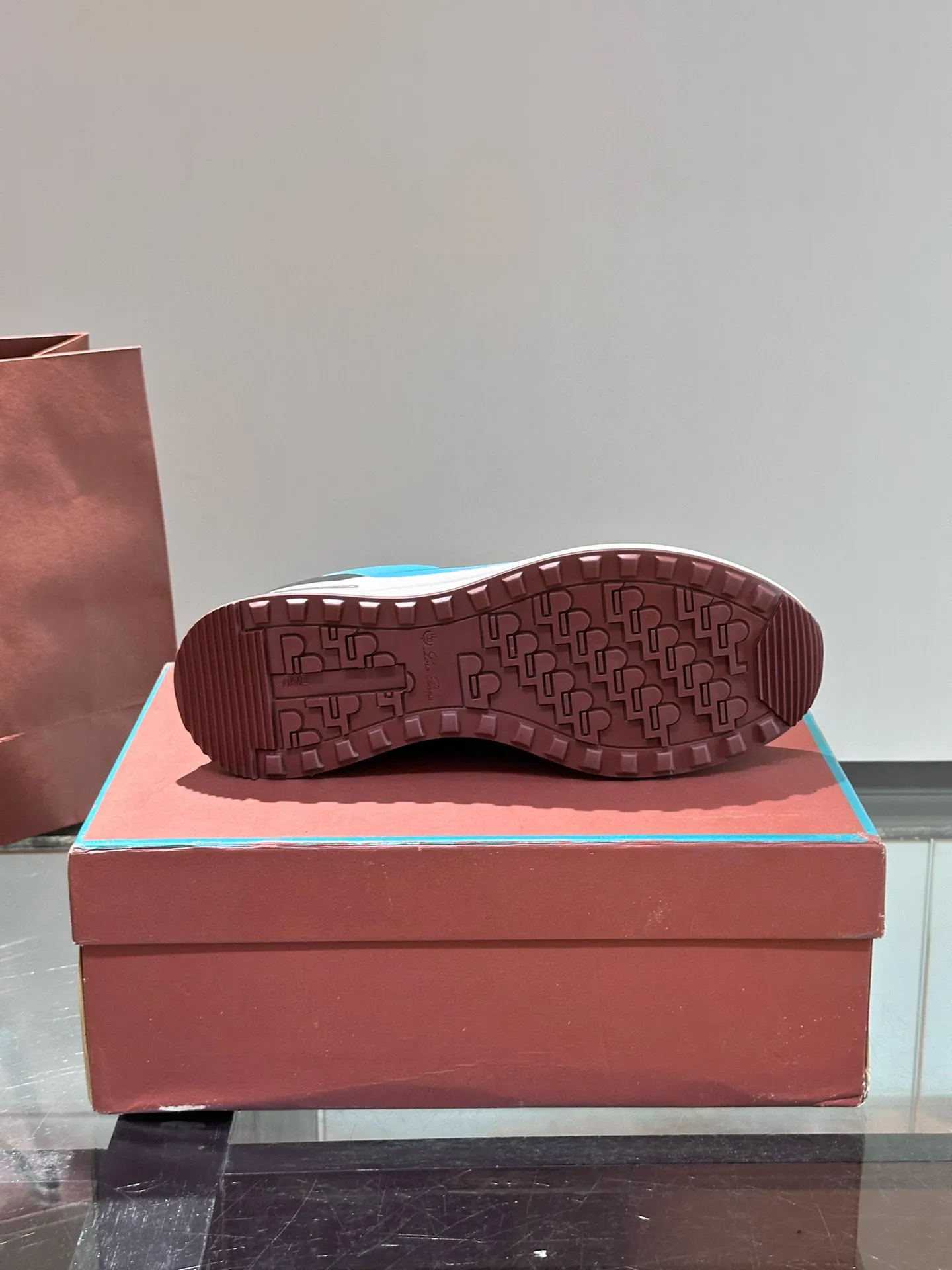 Factory price: 540💰Loro men's shoes💰iana niche Loro classic jogging shoes, men's lace-up casual shoes and sneakers, high-quality lightweight and comfortable fabrics, suitable for outdoor leisure, the color scheme is young and energetic, and it looks great with sportswear or casual suits! Size: 39-45 (46 customized)